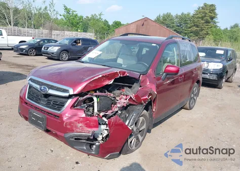 2017 Subaru Forester 2.5I Premium из США, поврежденный, VIN JF2SJAEC0HG561320